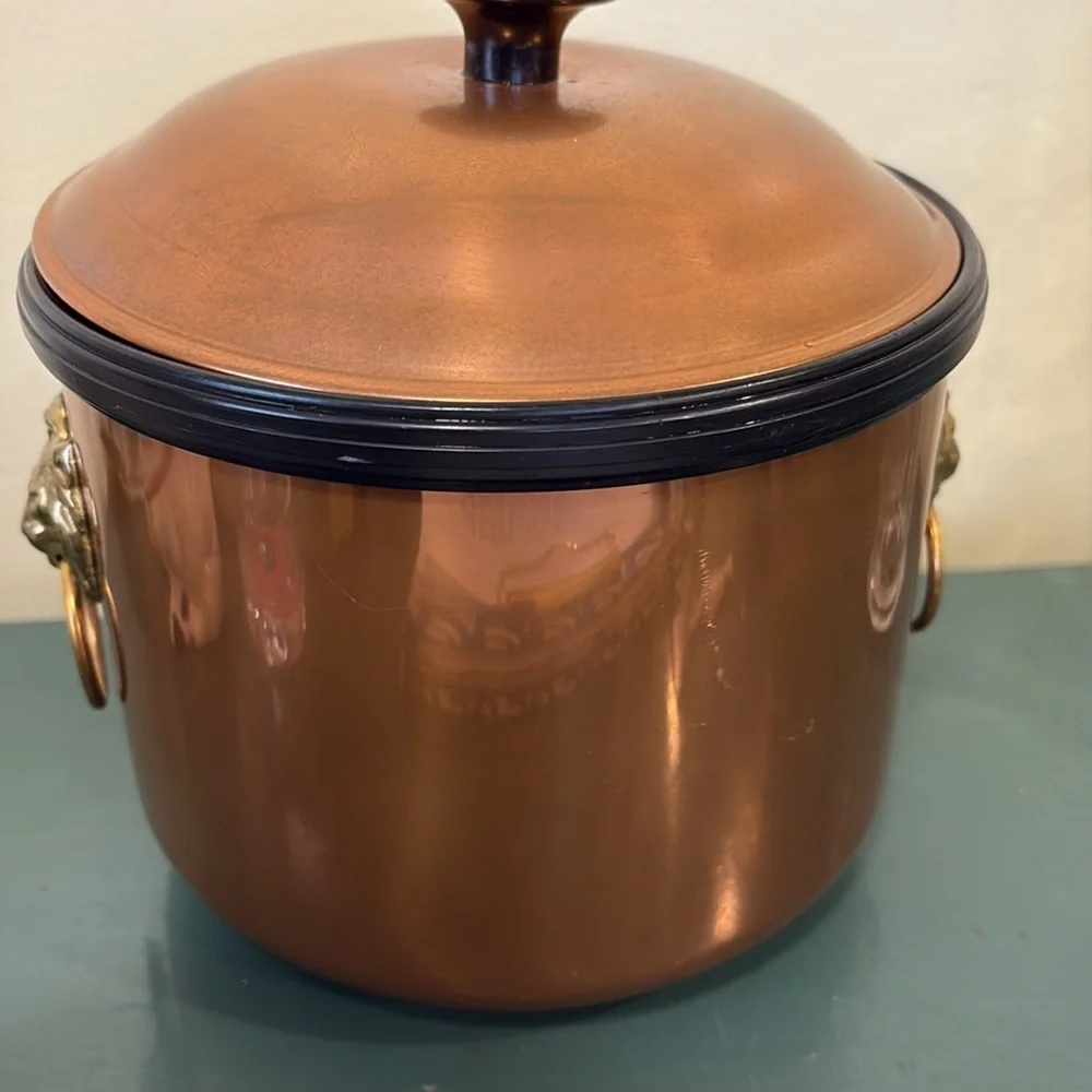 Vintage Coppercraft Guild Ice Bucket with Brass Lion Head Handles.